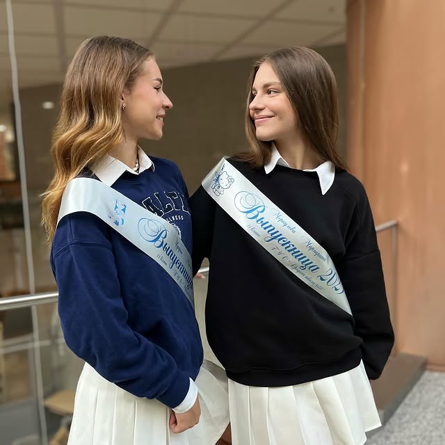 Мы изготавливаем только сатиновые ленты, это материал, который превосходит по качеству атлас и шёлк!   Цветопередача в браузере Вашего компьютера, может слегка отличаться от натурального вида ленты!